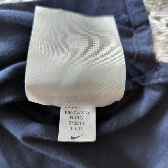 NFL/Nike Seattle Seahawks Long Sleeve Tshirt Navy/Gray Size M Team Pride Sporty - Picture 5 of 8